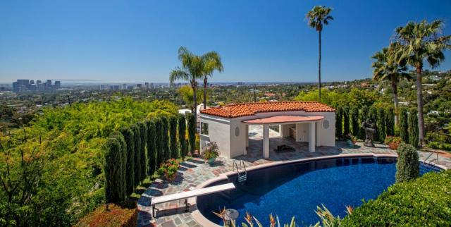 1629703194589071433.jpg https___specials-images.forbesimg.com_imageserve_612003c4f7490e610137e9fc_Beverly-Grove-17-credit-Jim-Bartsch_1960x0.jpg